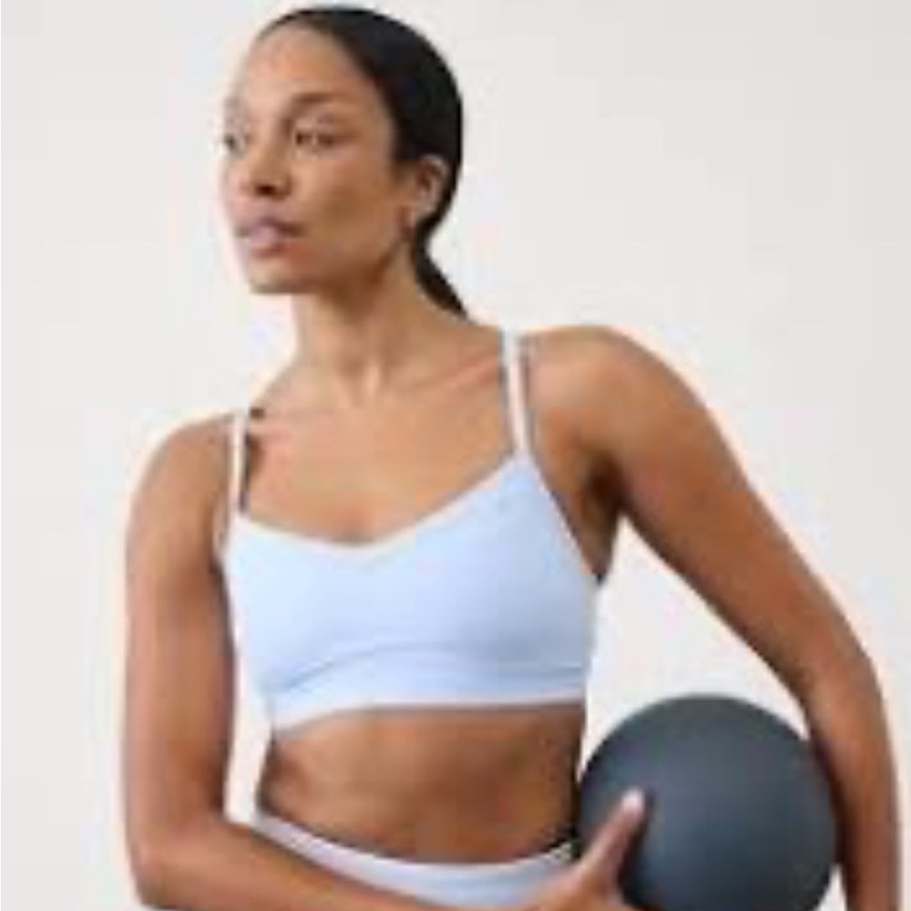 NWT Athleta Vital Bra.  Like the Dove color  A-C.  Extra Large